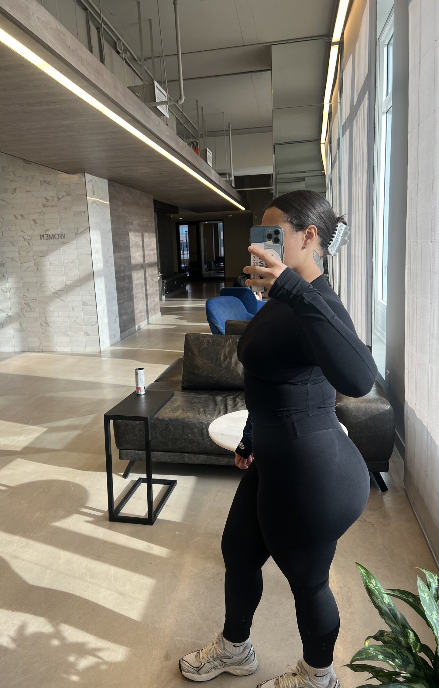 The Onyx Bloom Leggings