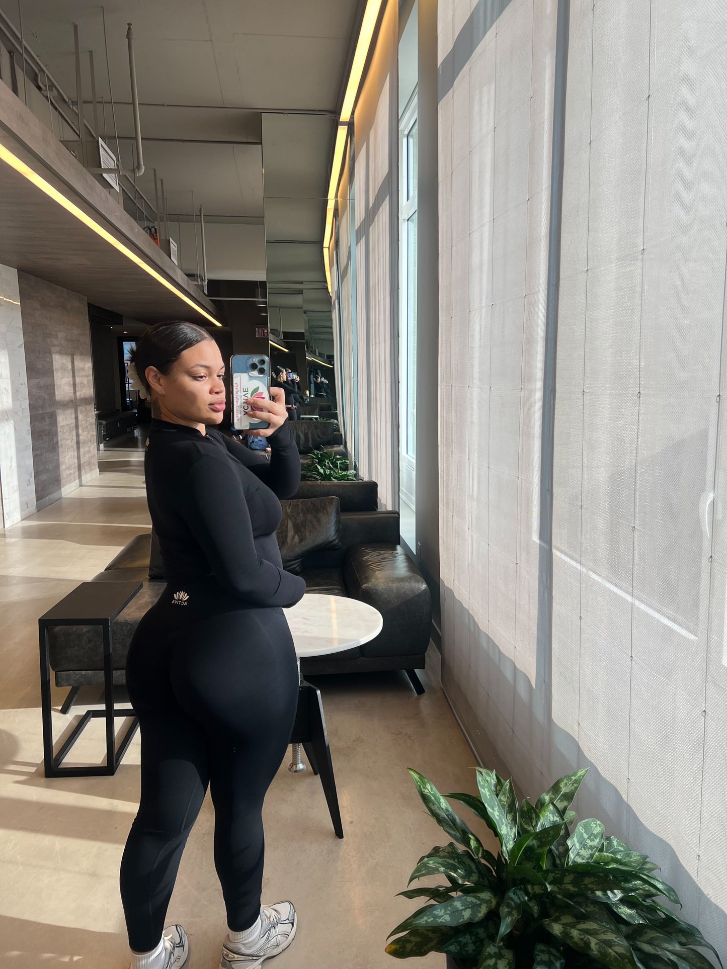 The Onyx Bloom Leggings